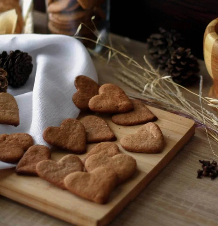 Bake your own speculaas cookies with organic speculaas spices
