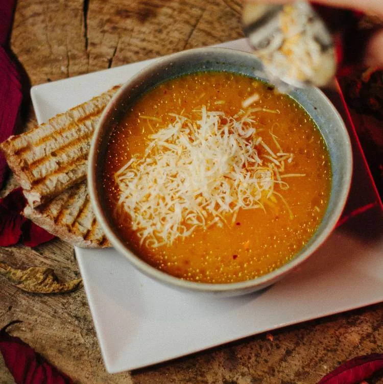 Roasted pepper soup with organic paprika powder