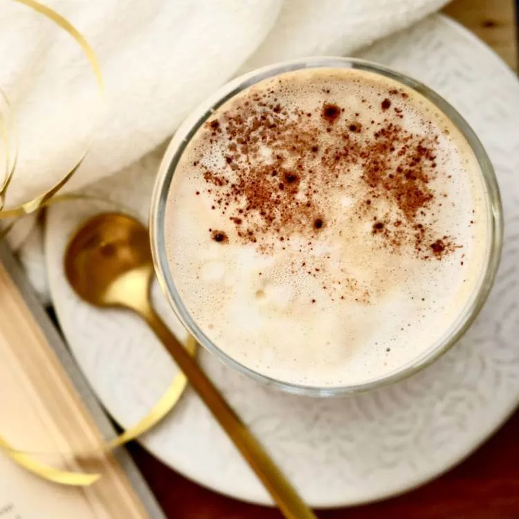 Rooibos latte with oat milk and cinnamon